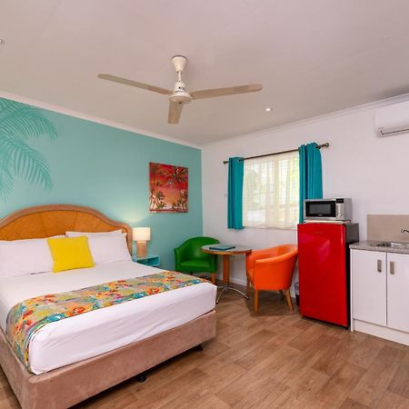 Port Douglas Motel Екстер'єр фото