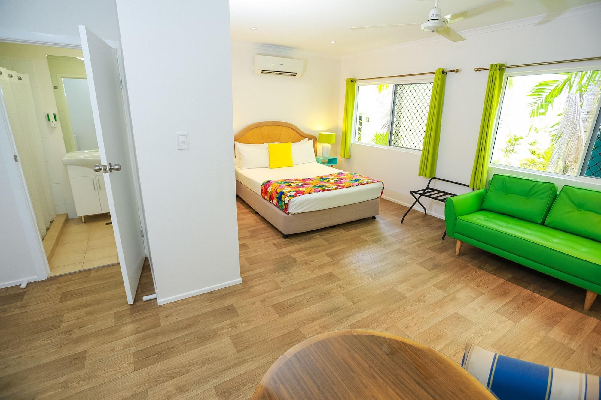 Port Douglas Motel Екстер'єр фото