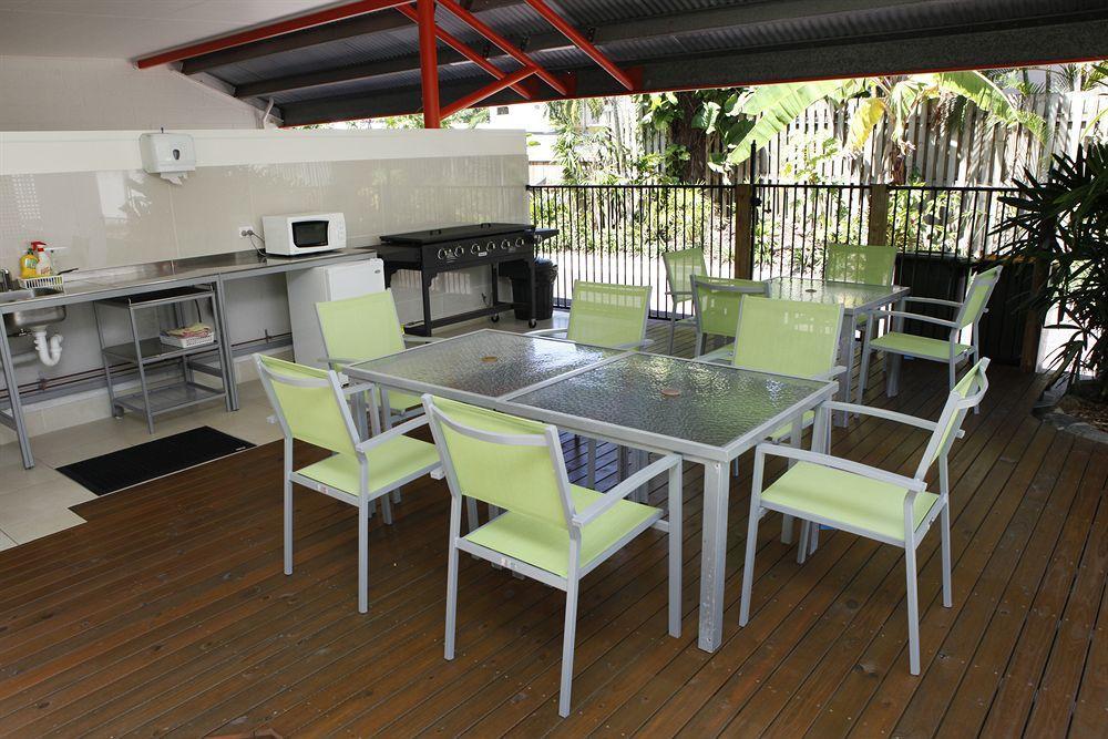 Port Douglas Motel Екстер'єр фото