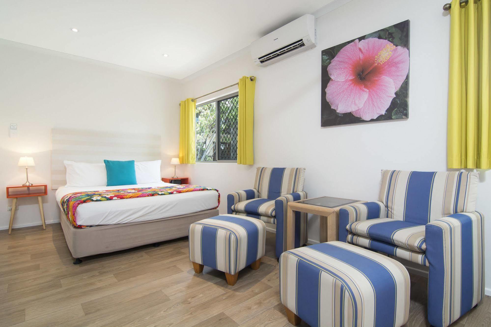 Port Douglas Motel Екстер'єр фото