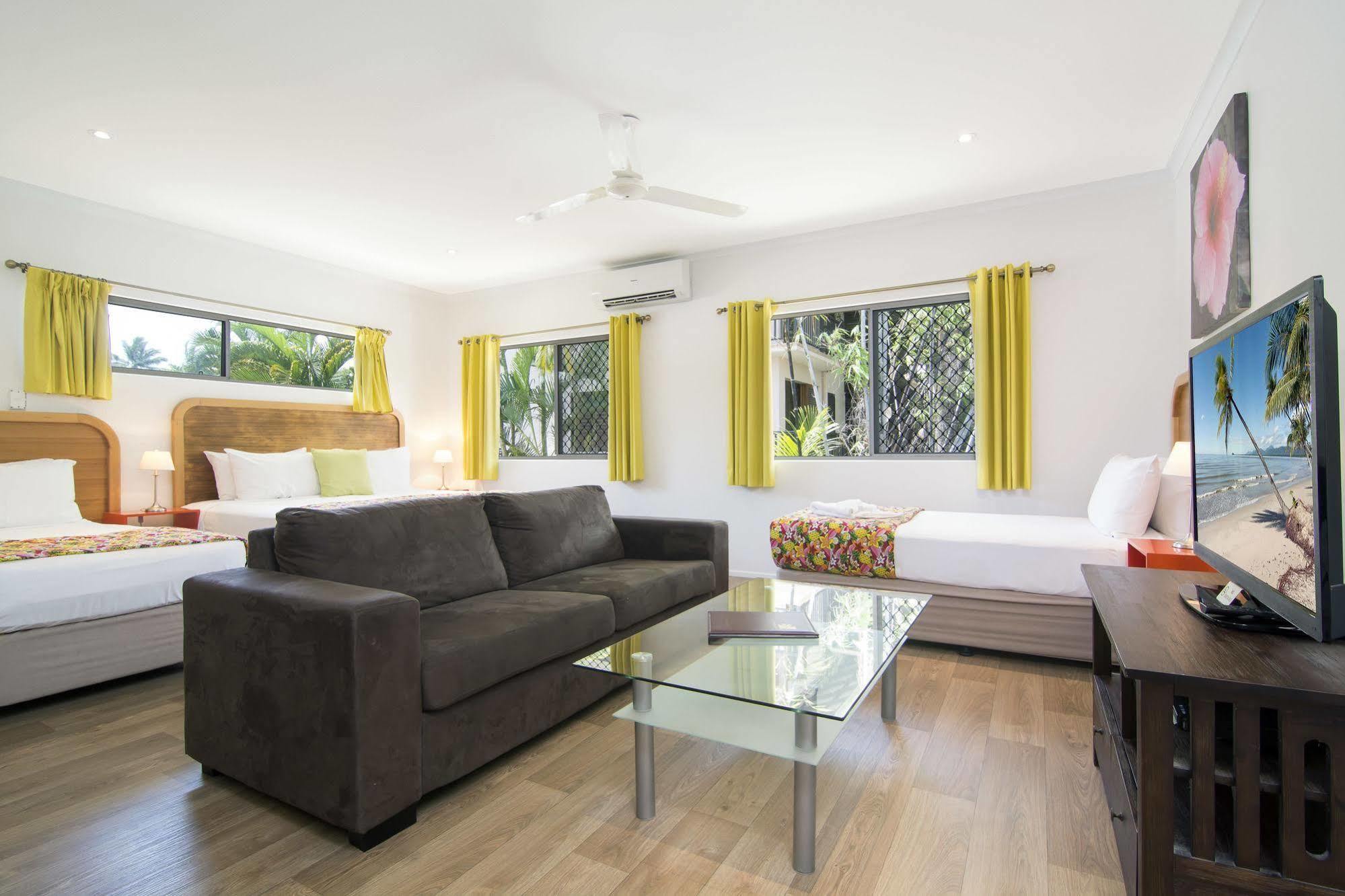 Port Douglas Motel Екстер'єр фото