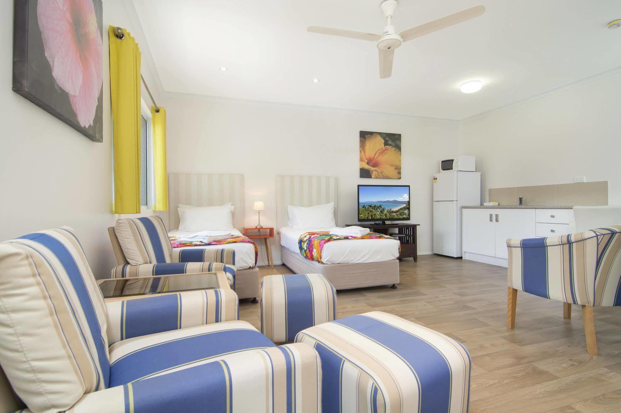 Port Douglas Motel Екстер'єр фото
