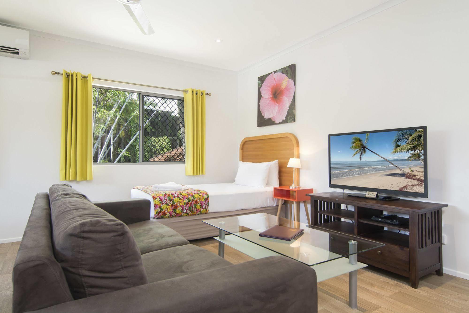 Port Douglas Motel Екстер'єр фото
